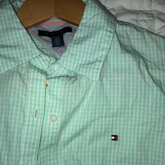 Button down - Picture 2 of 3
